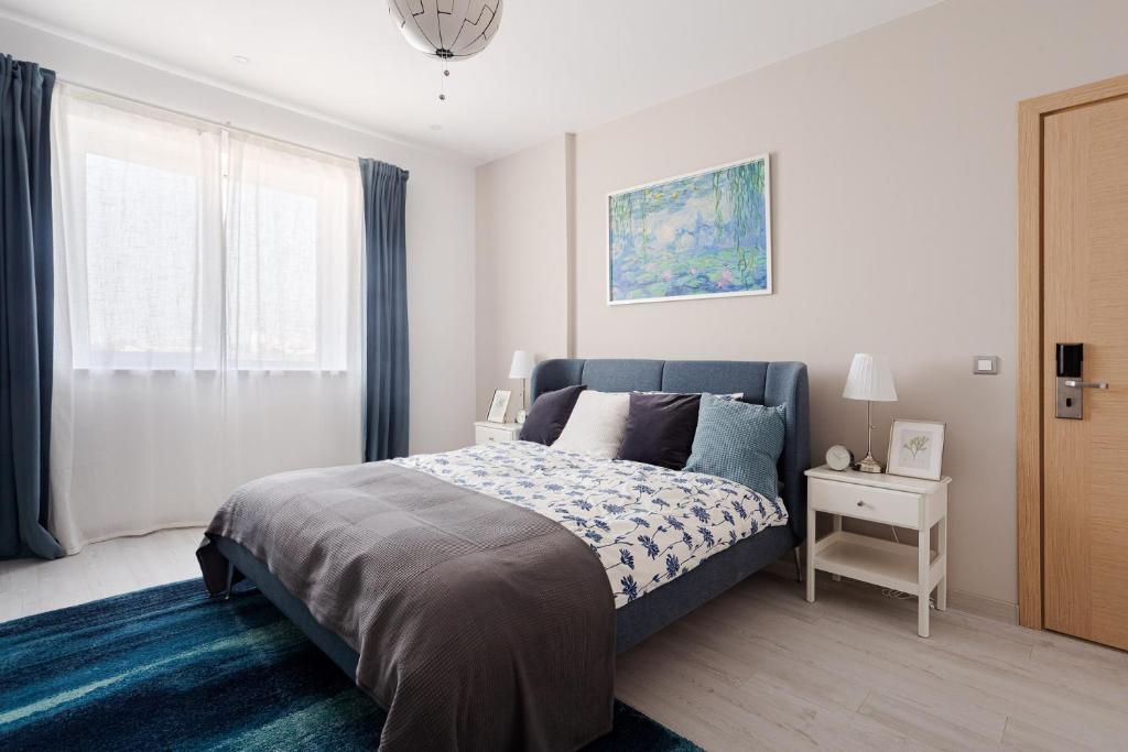 Deluxe Apartments & Studio With Many Facilities