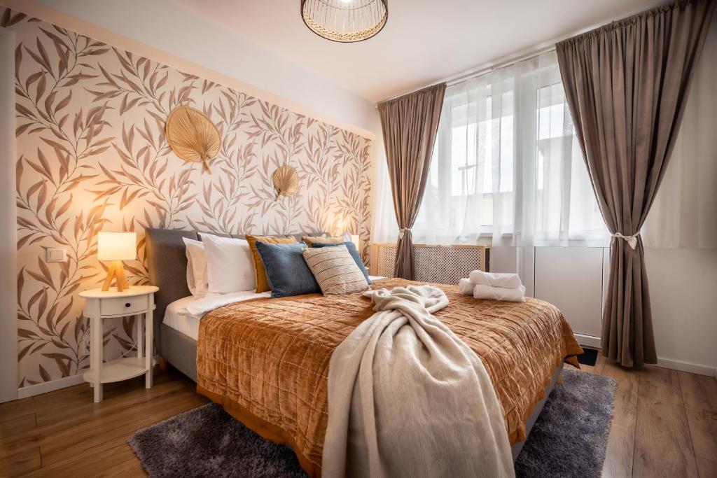 Boho Chic Escape - Hypercenter