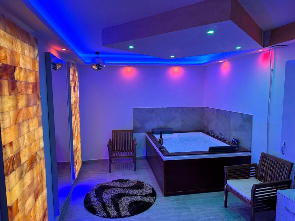 Casa Hanea,jacuzi in apartamente,sauna comuna si piscina exterioara sezoniera