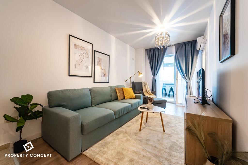 Central Residence Apartment 711