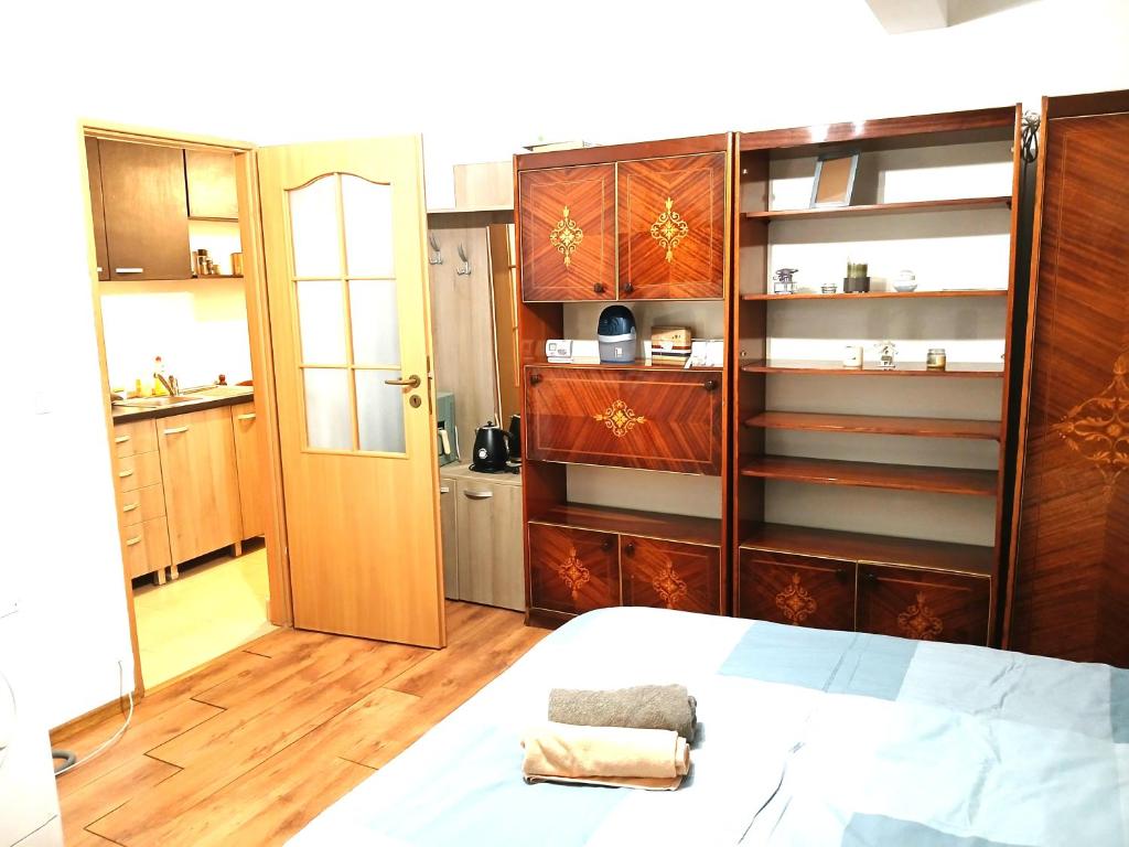 Crisan-Horea City Retreat
