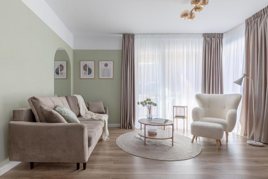 Dream Garden Apartment With Free Parking