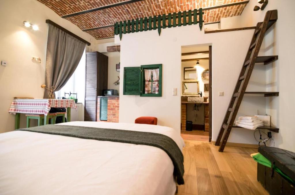 Folkloric loft - Ulita Romaneasca (green)