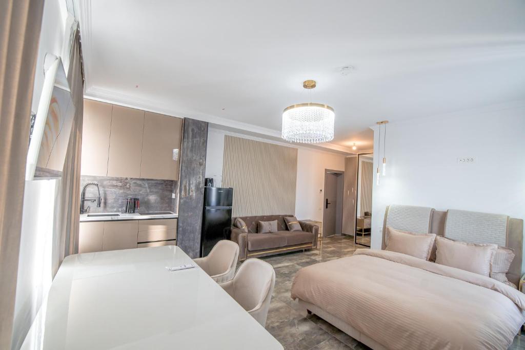 Galactic&Ludmila Suite SPA
