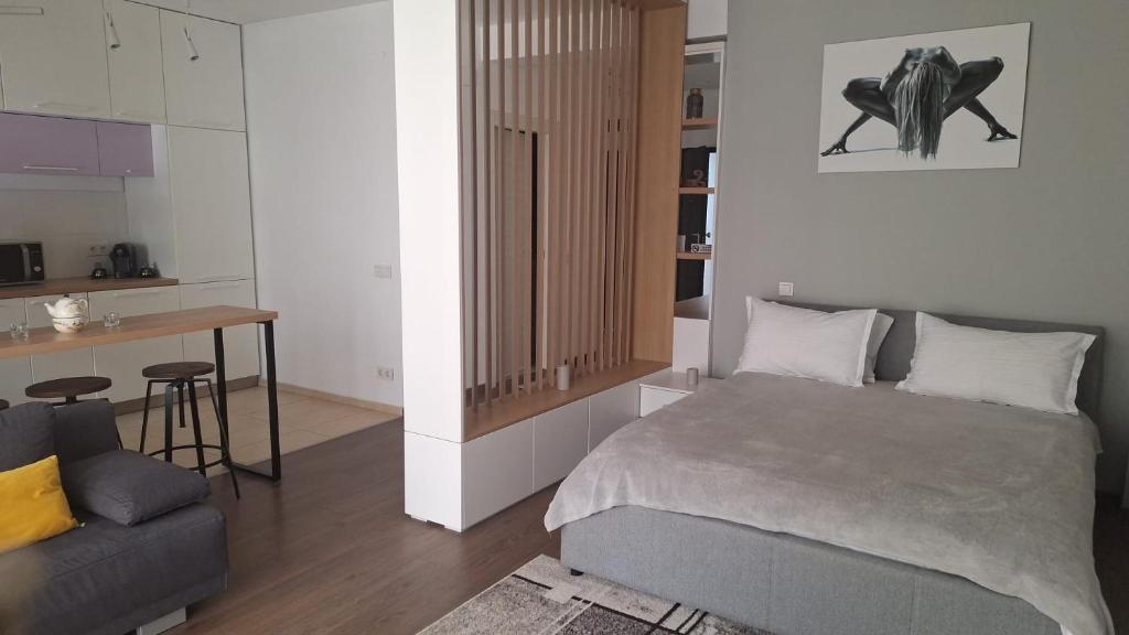 GIO HOME c13