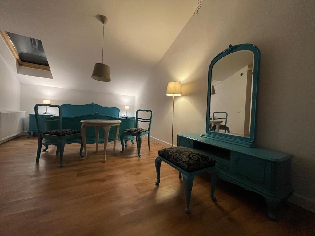 Glam One Bedroom Duplex in Vila in city centre