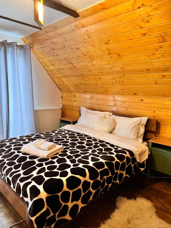Green Cabin