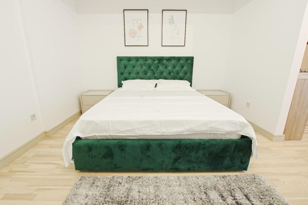 Himson-Green Apartment
