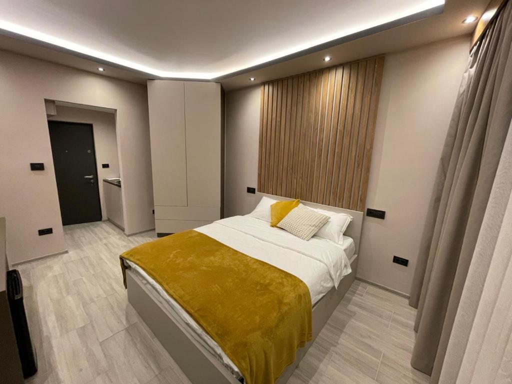Luxury 3