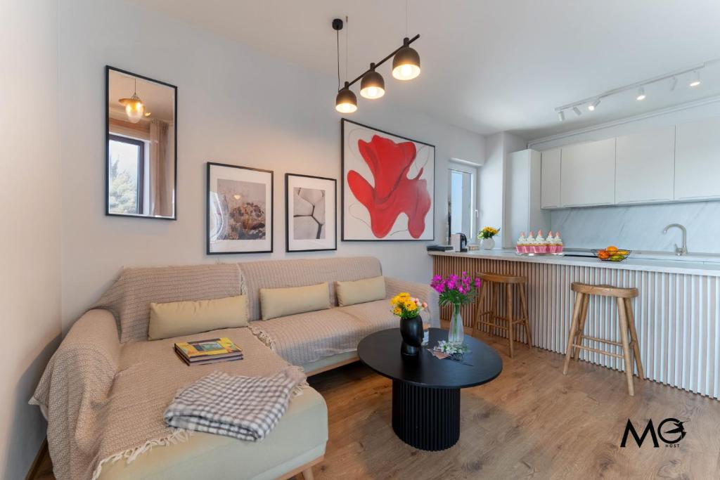 MoHost D'or - Elegant Mountain-View Apartment