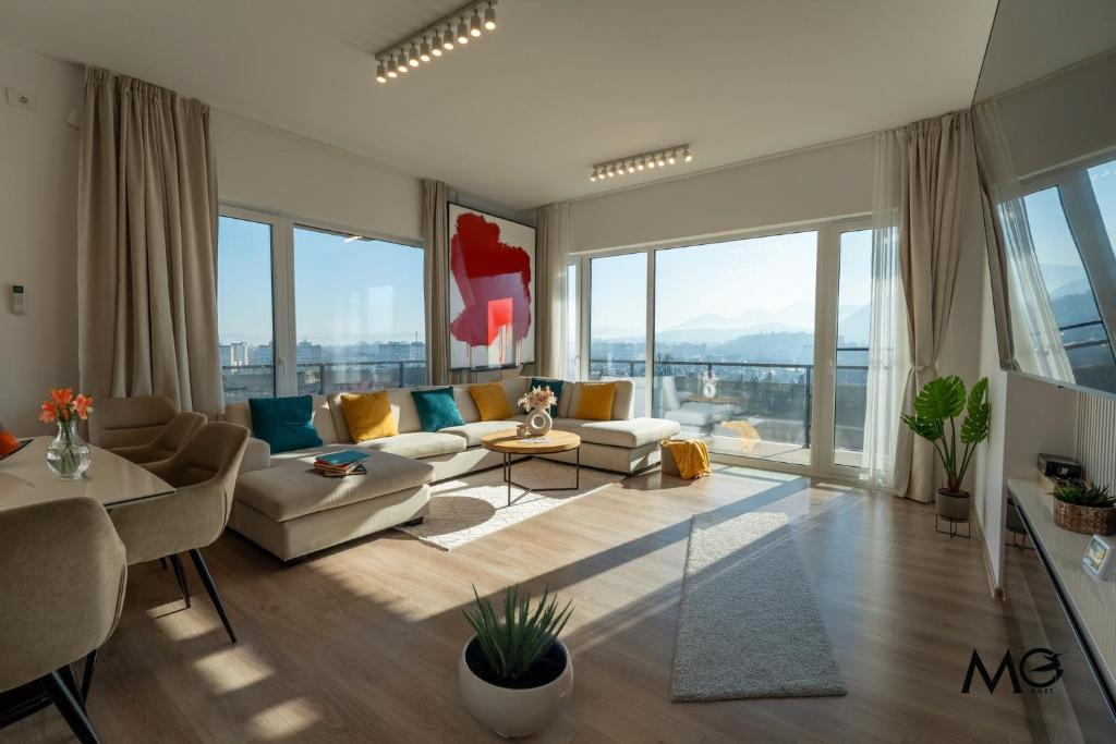 MoHost Penthouse - Luxury Stay with Mountain Views