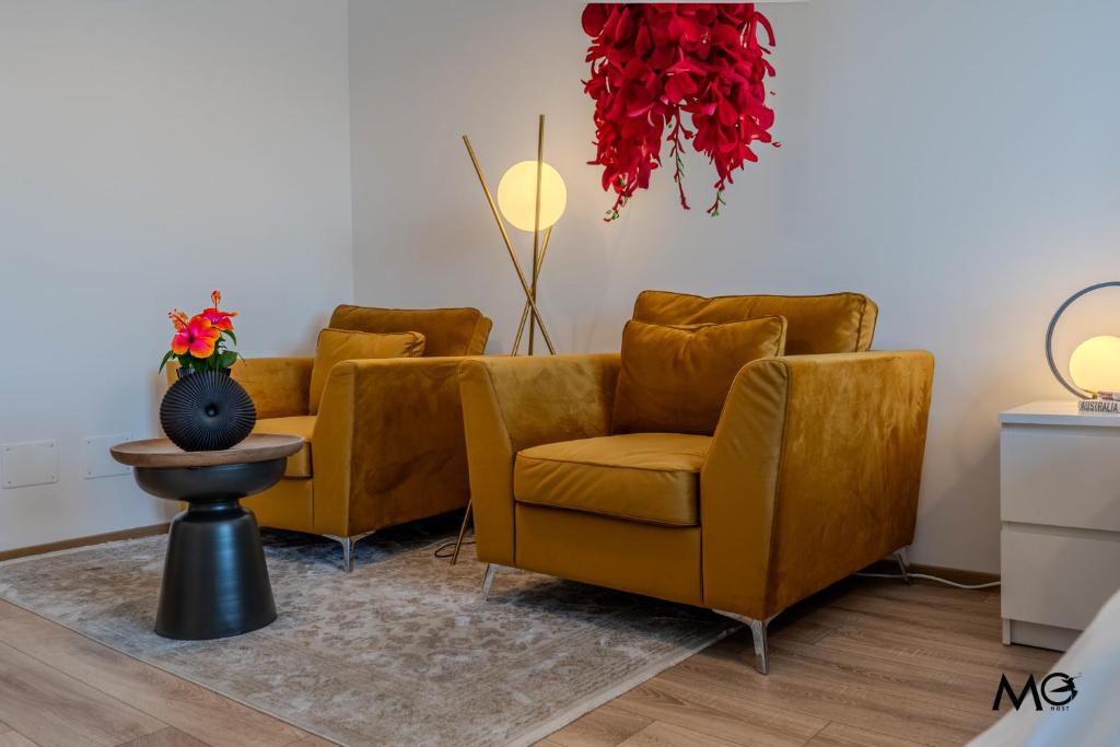 MoHost Accent - Luxury Studio with Mountain View