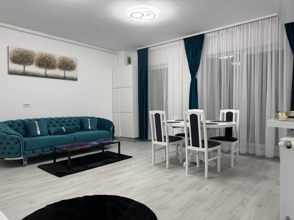 New World Militari Grand Studio 3