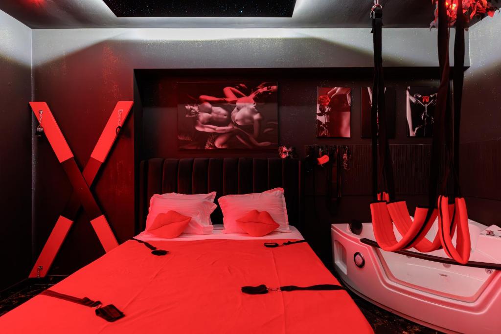 Romeo Nights - Love Rooms - Adults Only
