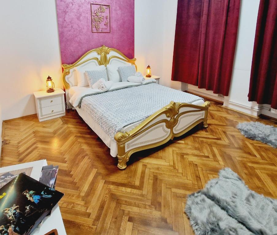 Royal 5* mansion near central square