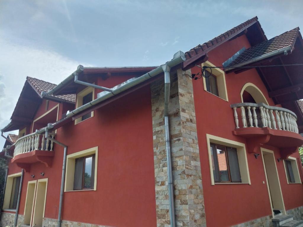 Serena House