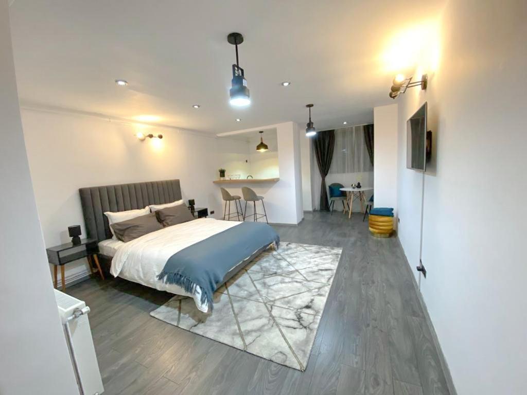 Signature Residence