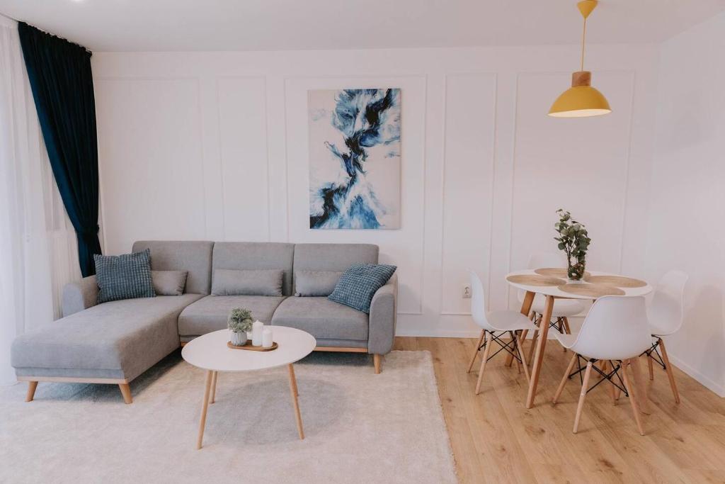 The Oasis - Luxury Apartment with Parking, Smart TV and Walk-in Shower