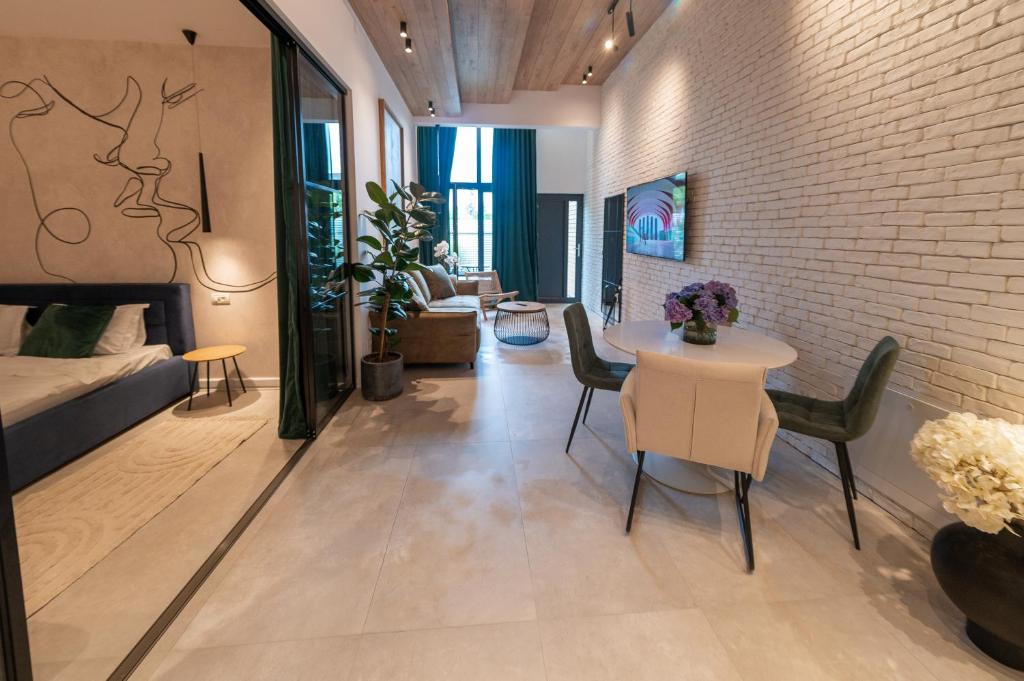 The Public Aparthotel 3