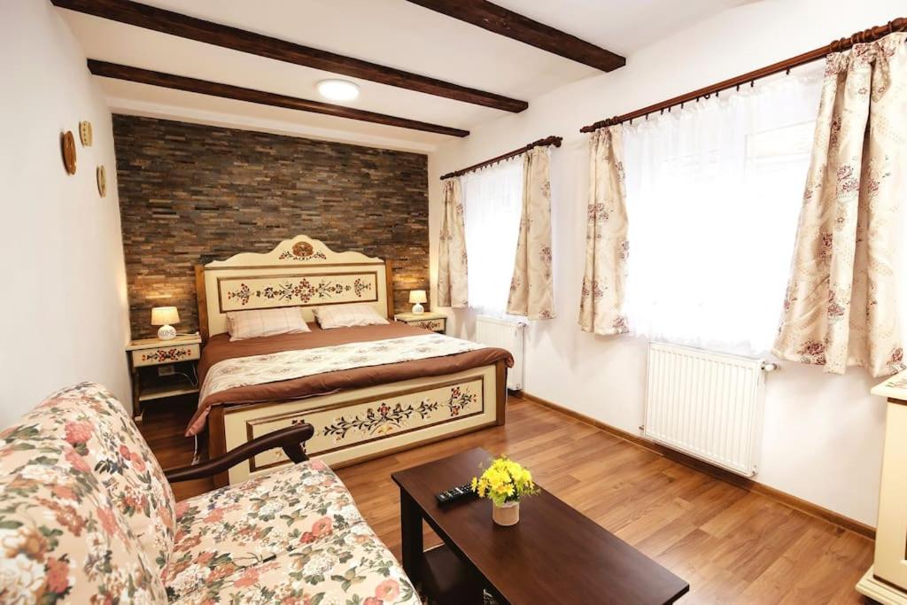 The Transylvanian Apartment - near Bridge ofLies