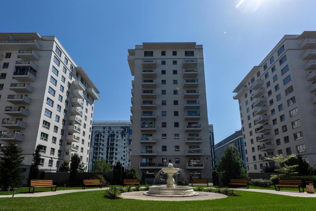 Ultimate Living Experience - Modern Accommodation & Free Parking near Romexpo