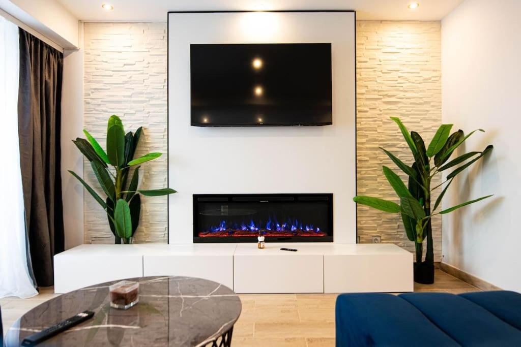Ultra central Luxury 3Br 2bath Apt & Amazing Views