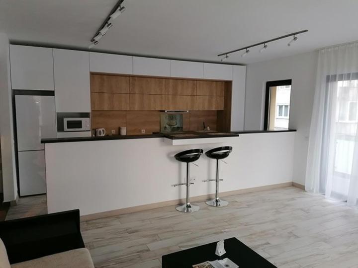 untold, central park residence ap 5
