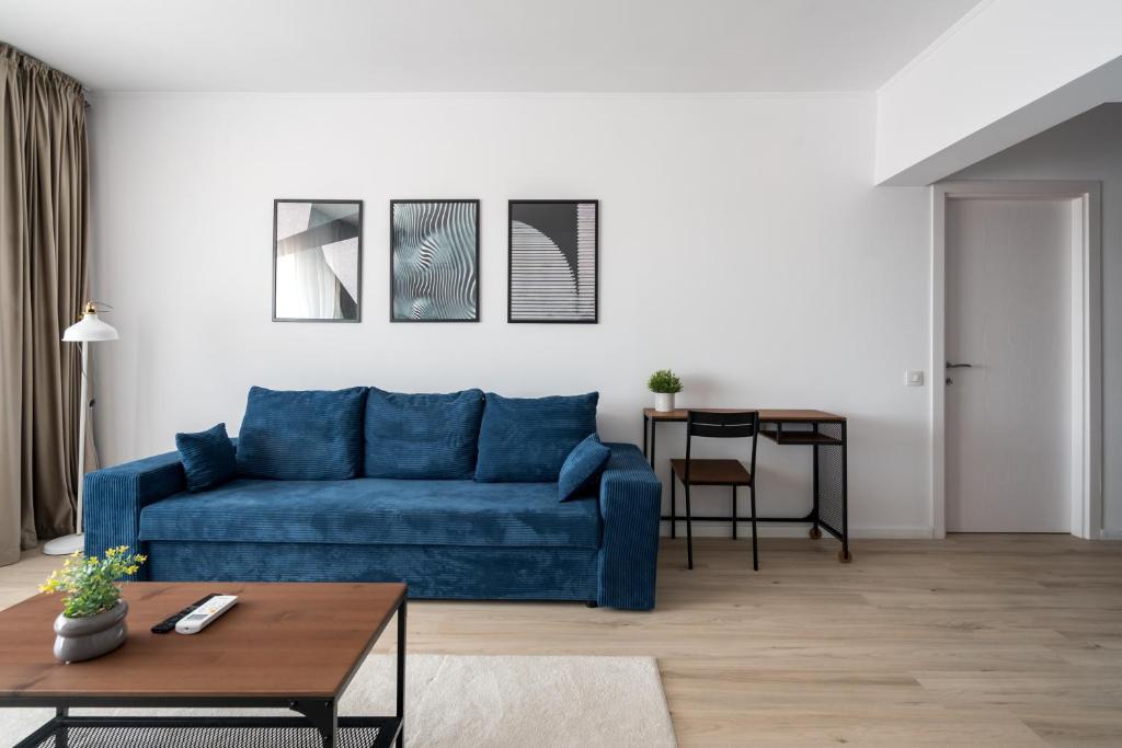 Home Chez Nous - with parking 1108