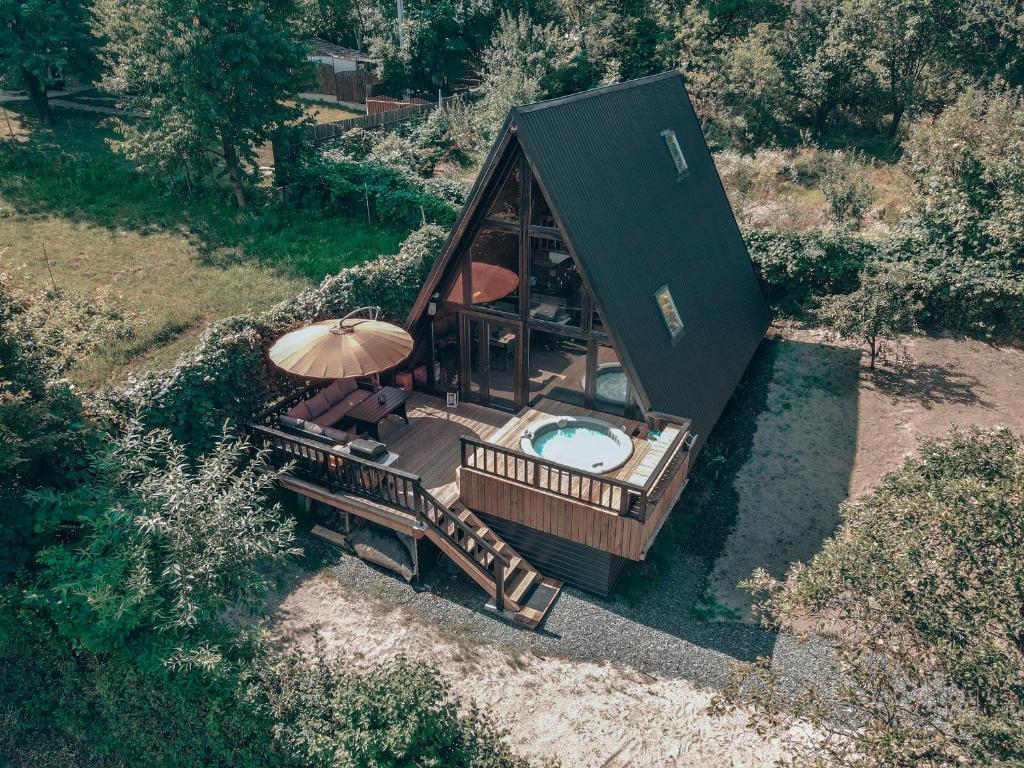 Valdo Cabin