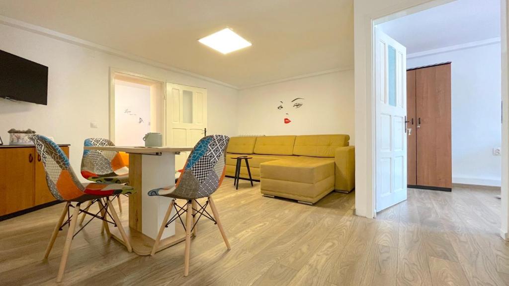 WELL Prettyplaces Apartment 001