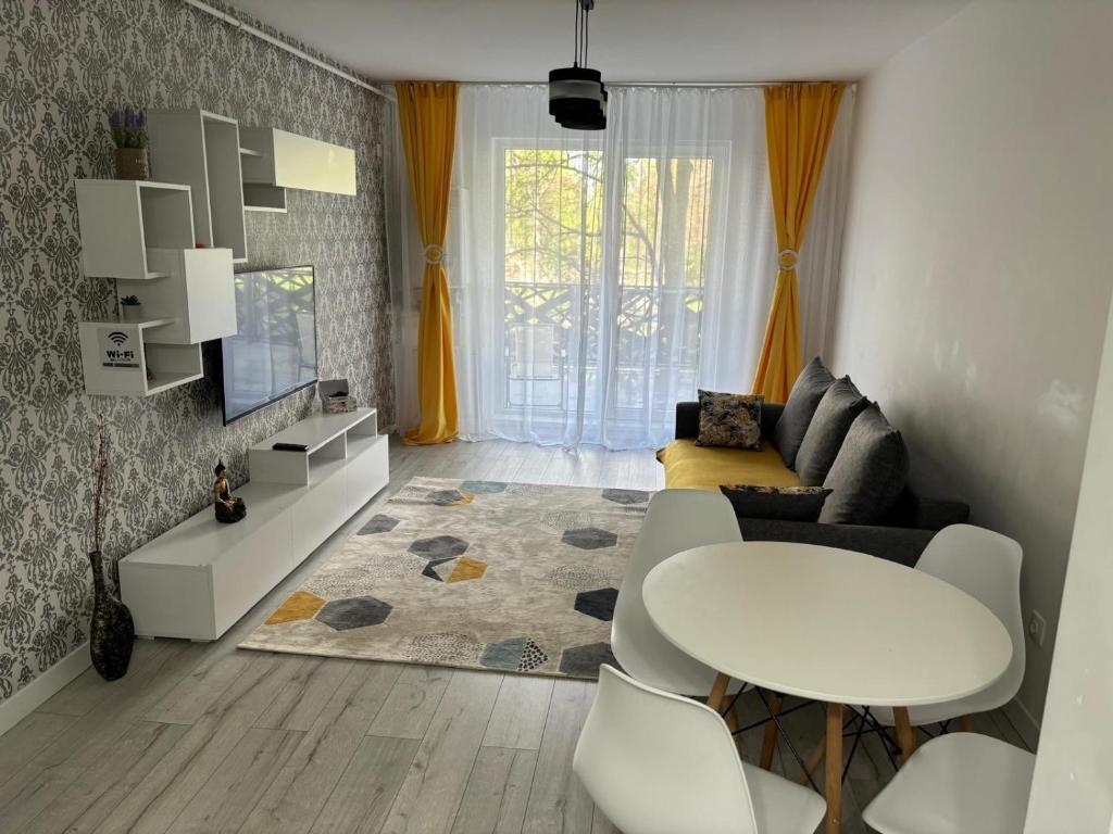 White DeLuxe Apartment