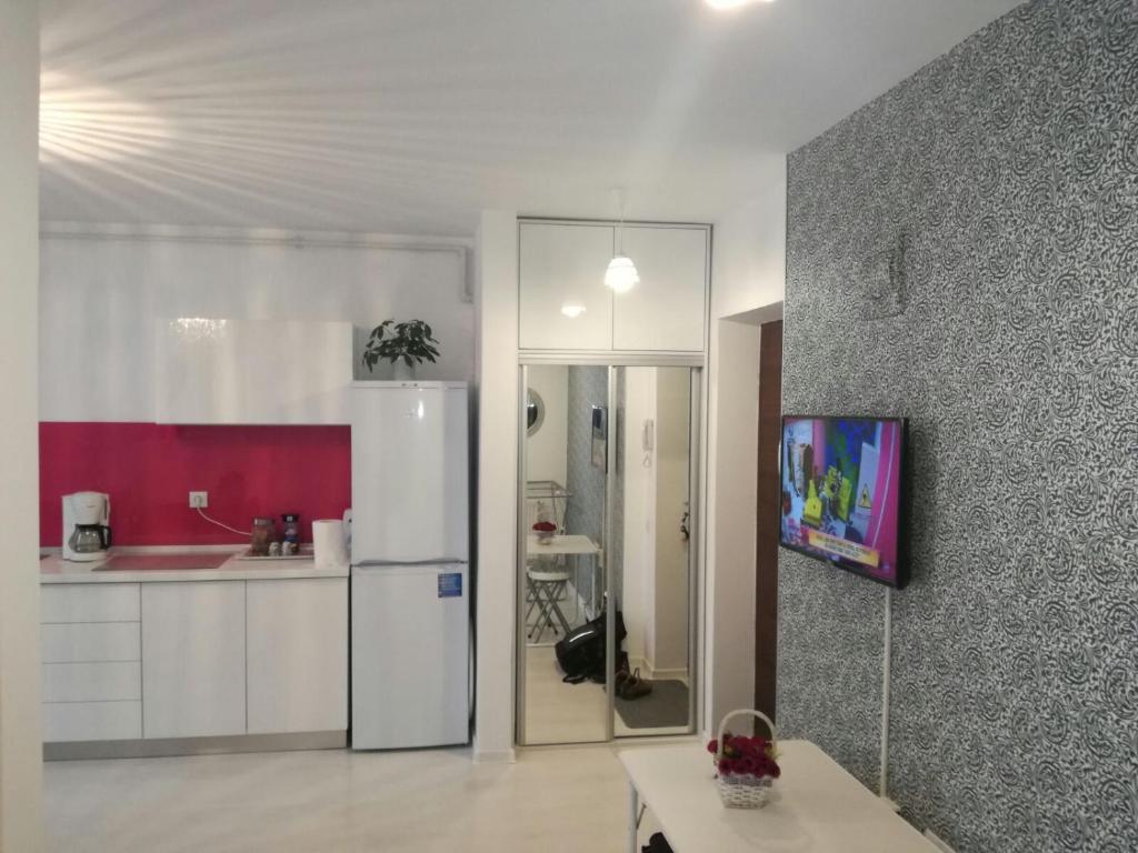 White Luxury Apartment